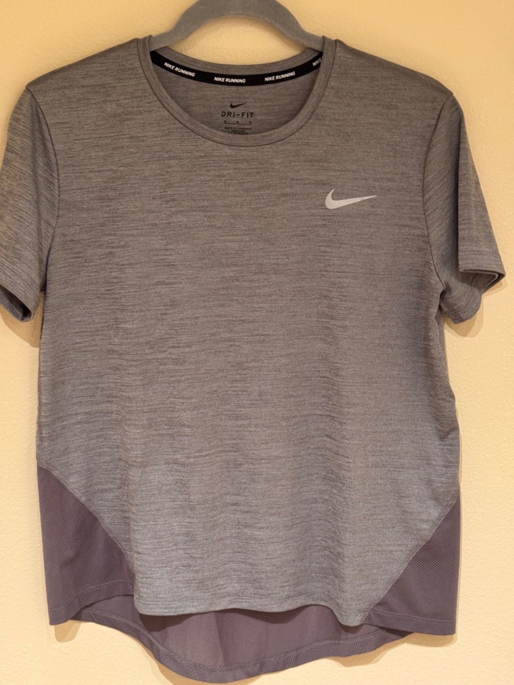 Nike Women's Dri-FIT Miler Running Top - Size "M"